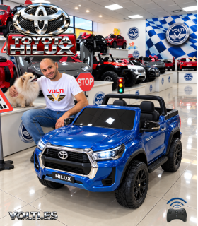 TOYOTA HILUX  PICKUP 180 WATIOS POTENCIA 4 MOTORES PANTALLA VIDEO